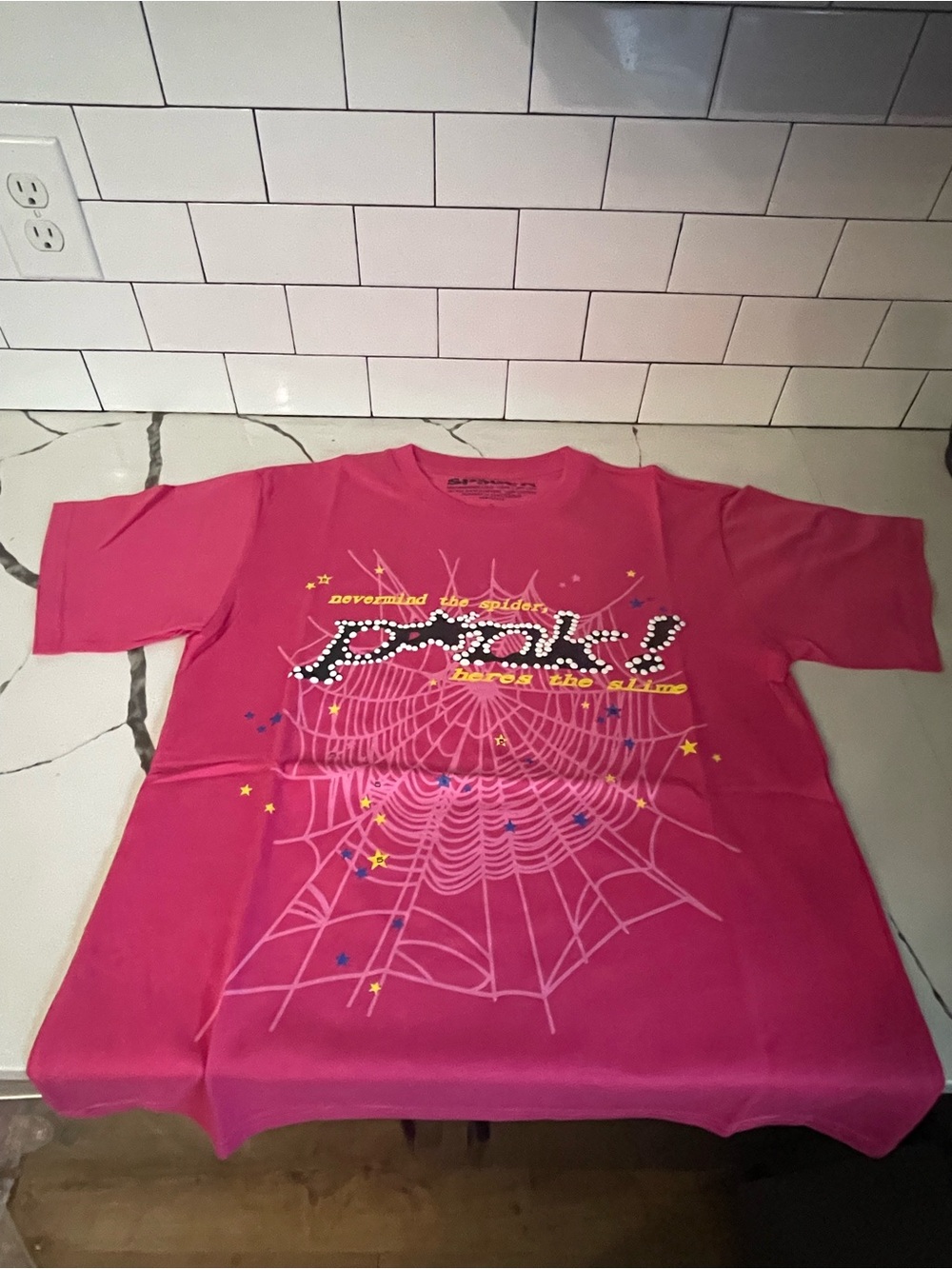 Mens Designer Tee Size M.